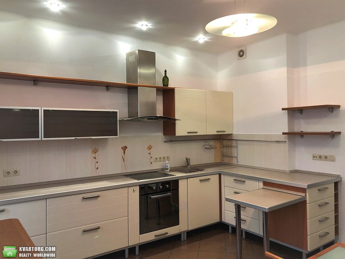 Rent out 3-room apartment. Киев, Почайнинская — photo 2