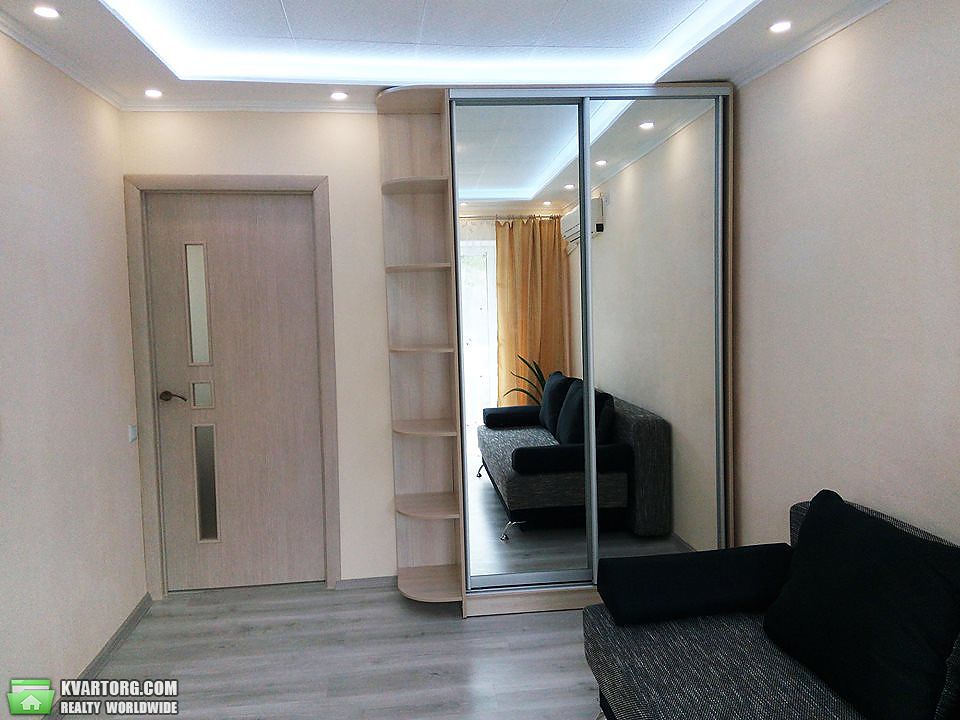 Rent out 2-room apartment. Киев,  Кустанайская — photo 3