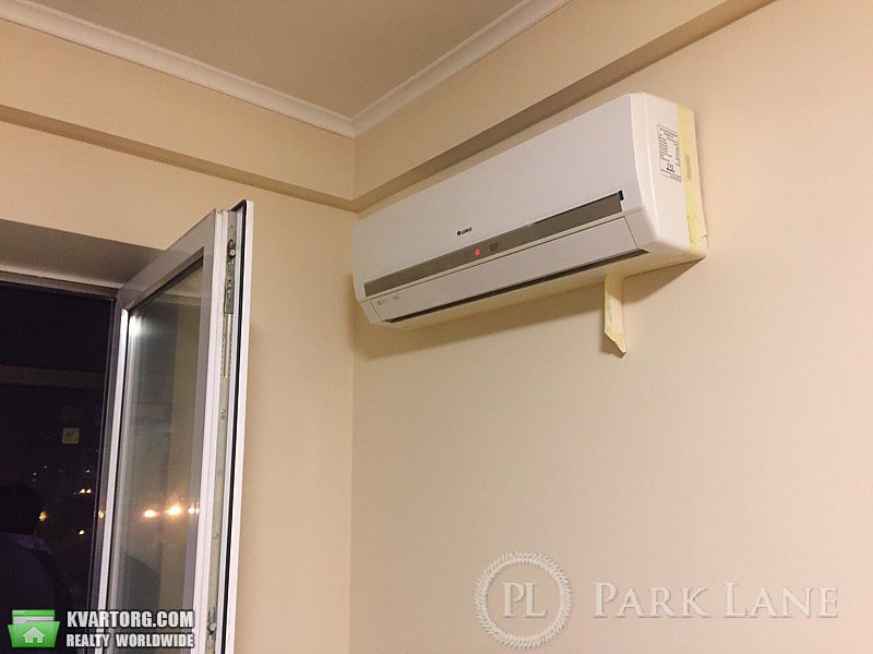 Sell 3-room apartment. Киев, Харьковское шоссе — photo 2