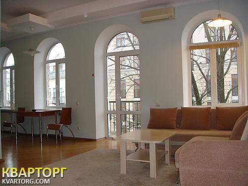 Rent out 2-room apartment. Киев,  Лютеранская — photo 1