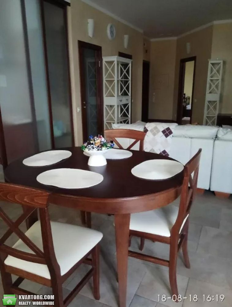 Rent out 4-room apartment. Киев,  Антоновича — photo 1