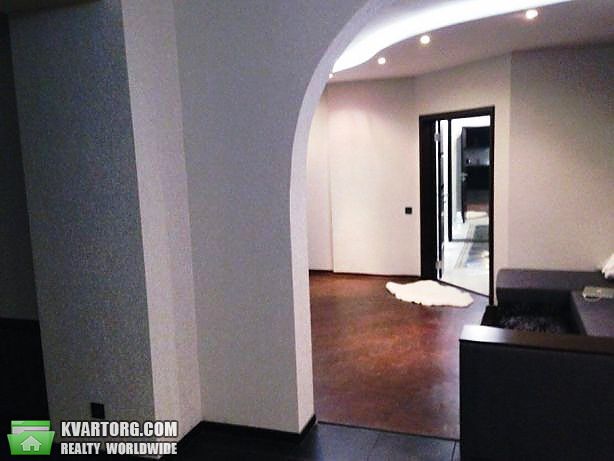 Sell 2-room apartment. Киев,  Амосова — photo 2