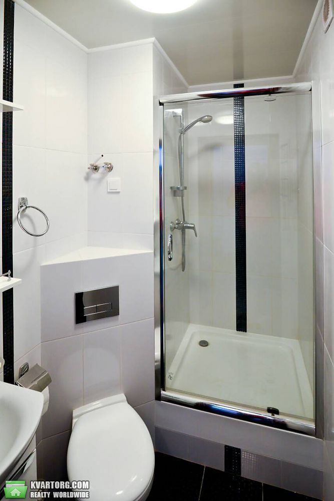 Rent out 3-room apartment. Киев,  Мельникова — photo 8