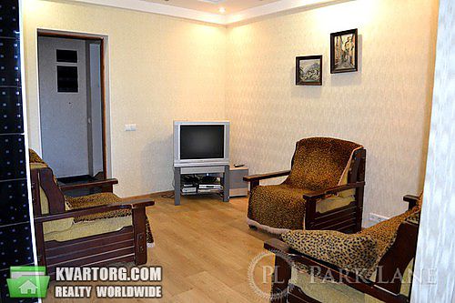 Sell 3-room apartment. Киев, Багговутовская — photo 1