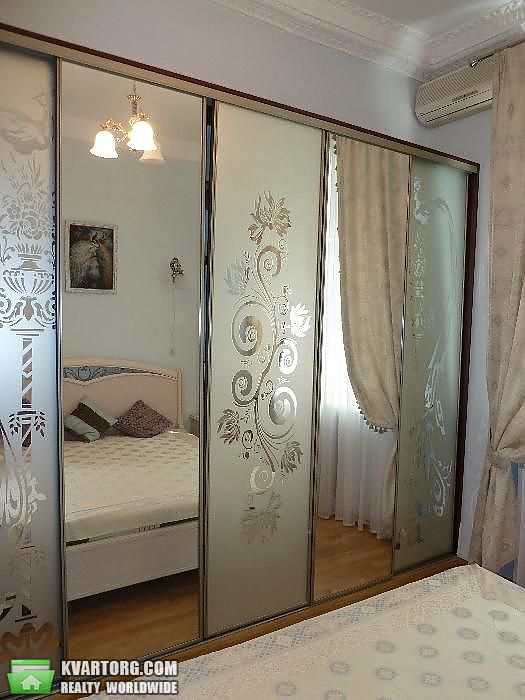 Rent out 3-room apartment. Киев,  Крещатик — photo 8