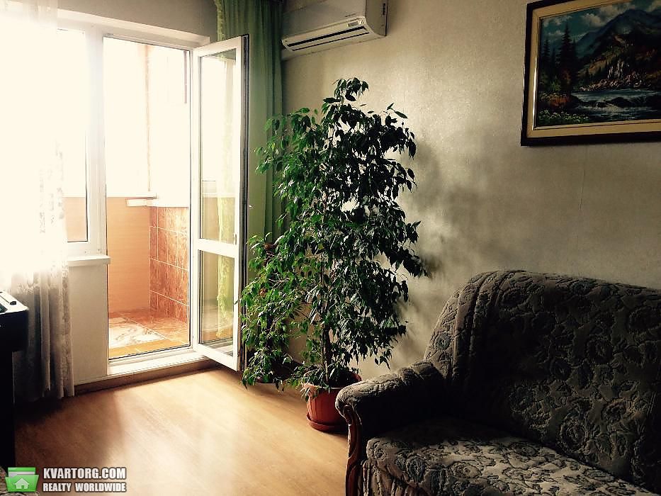 Sell 3-room apartment. Киев,  Харьковское шоссе — photo 1