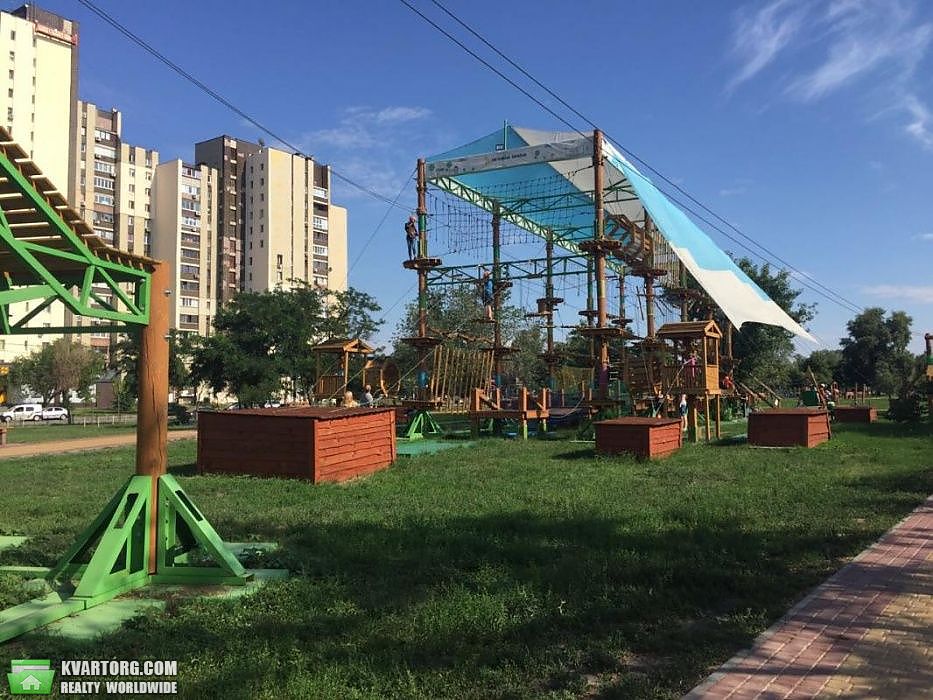 Rent out 3-room apartment. Киев,  Днепровская наб — photo 2