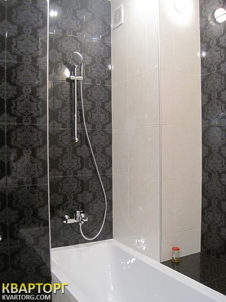 Rent out 2-room apartment. Киев,  Соломенская — photo 10