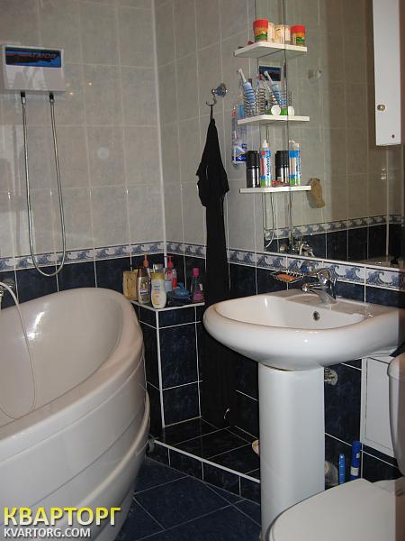 Rent out 3-room apartment. Киев,  Гайдара — photo 6
