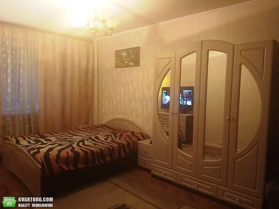 Rent out 1-room apartment. Киев,  Бакинская — photo 1