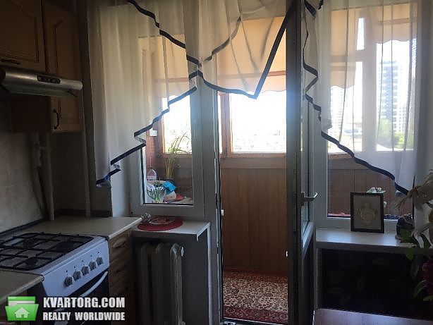 Rent out 2-room apartment. Киев,  Черновола — photo 10