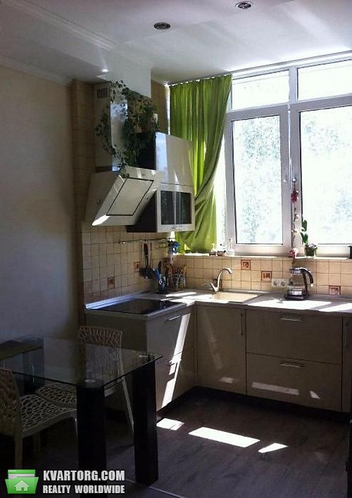Sell 1-room apartment. Киев, Соляная — photo 1