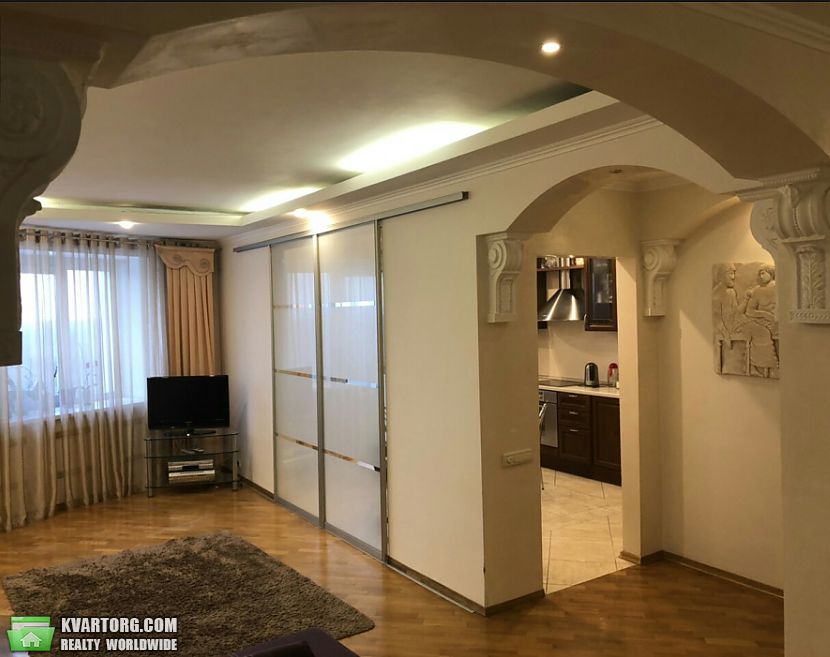 Rent out 3-room apartment. Киев,  Миропольская — photo 1