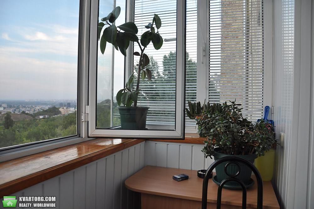 Rent out 3-room apartment. Киев,  Большая Житомирская — photo 9