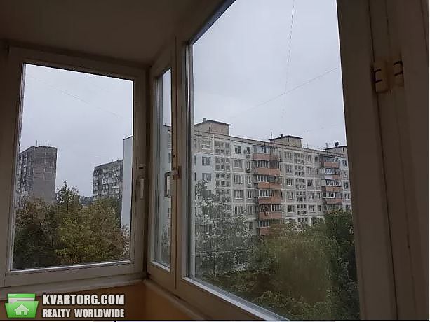 Rent out 3-room apartment. Киев,  Ватутина пр — photo 10