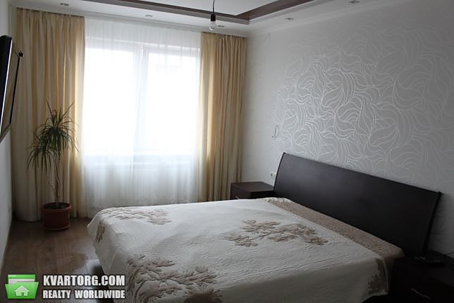 Sell 3-room apartment. Киев,  Урловская — photo 1