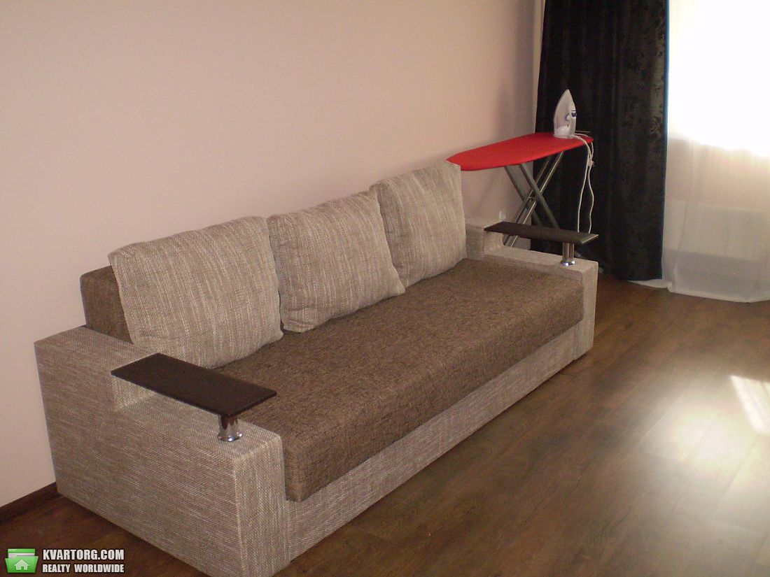 Rent out 2-room apartment. Киев,  Тростянецкая — photo 2