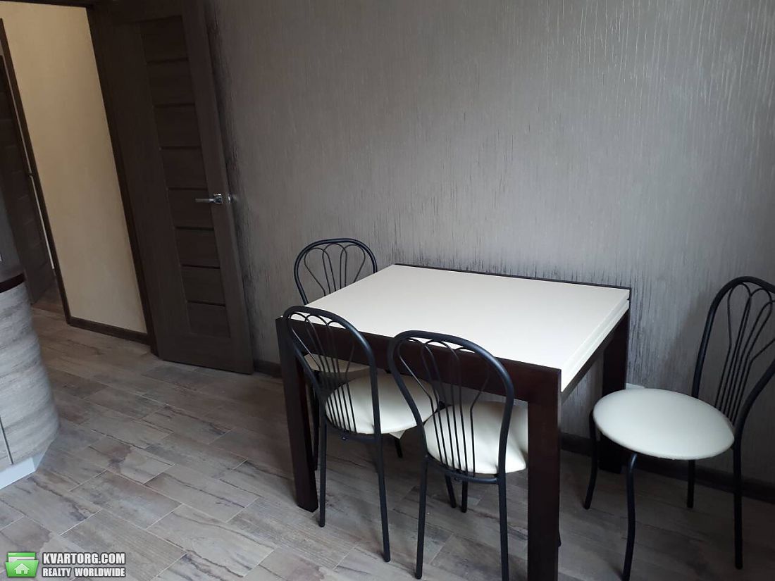 Rent out 2-room apartment. Киев,  Ломоносова — photo 2