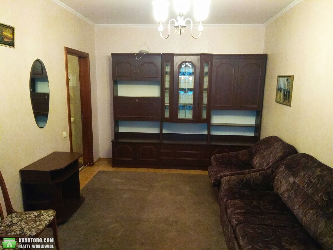 Rent out 2-room apartment. Киев, Здолбуновская ул. — photo 1