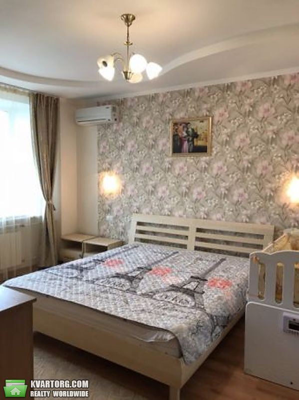 Sell 3-room apartment. Киев,  Хмельницкая — photo 2