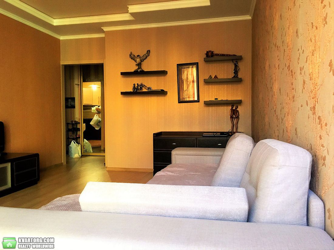 Sell 3-room apartment. Киев, Регенераторная — photo 1