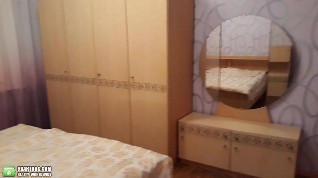 Rent out 3-room apartment. Киев,  Николаева — photo 1