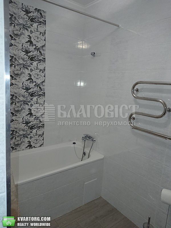 Rent out 3-room apartment. Киев,  Воссоединения пр — photo 6