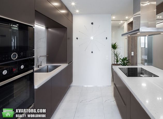 Rent out 2-room apartment. Киев, Евгения Коновальца — photo 2