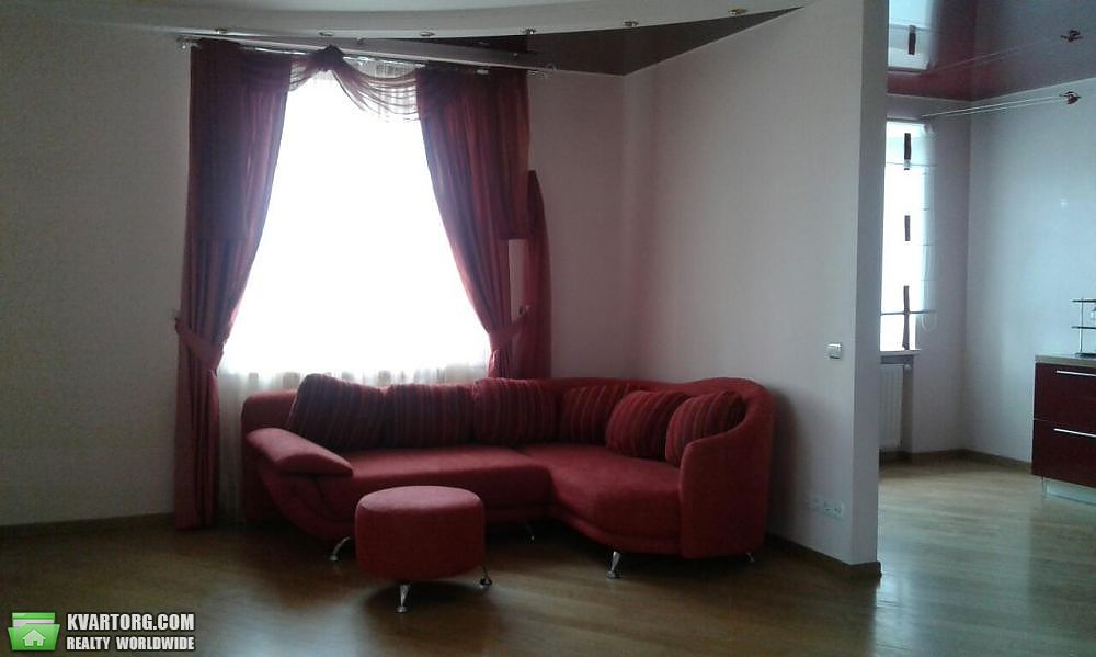 Rent out 3-room apartment. Киев,  Лебедева-Кумача — photo 2