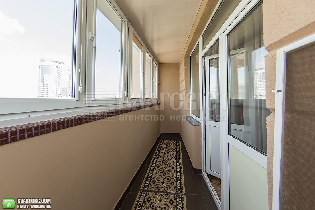 Rent out 3-room apartment. Киев,  Окипной — photo 2