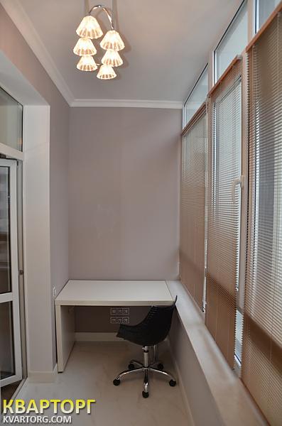 Rent out 3-room apartment. Киев, Щорса — photo 9