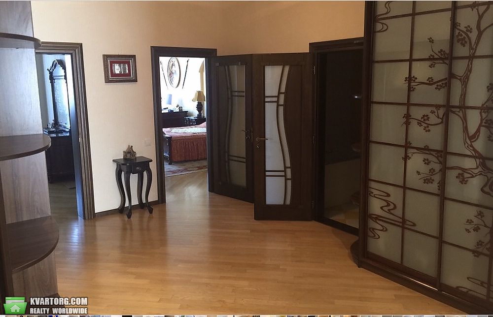 Sell 3-room apartment. Киев,  Молдавская — photo 1