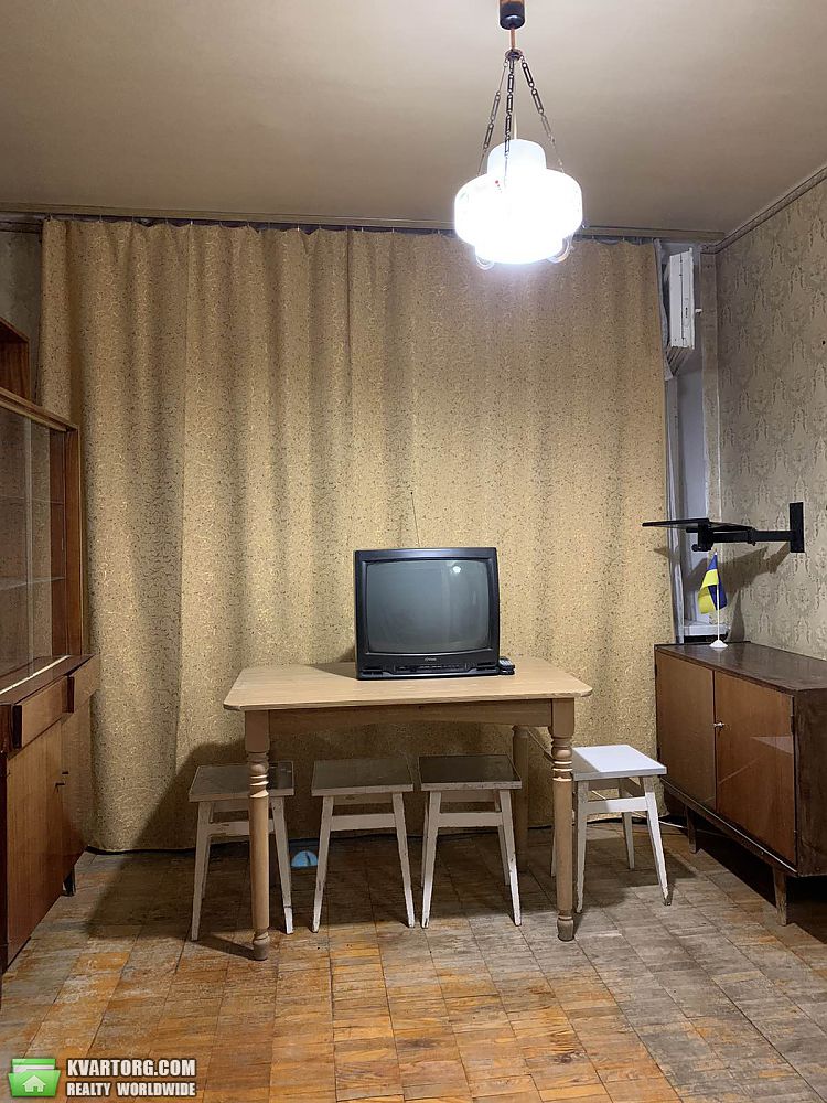 Rent out 1-room apartment. Киев,  Вершигоры — photo 3