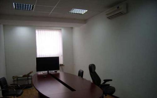 Rent out office. Киев, Оболонский просп. — photo 1