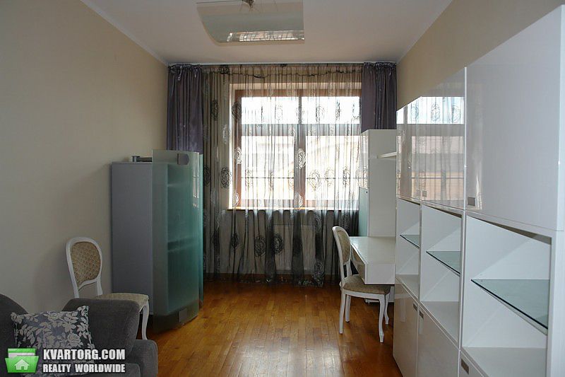Rent out 4-room apartment. Киев,  Павловская — photo 5