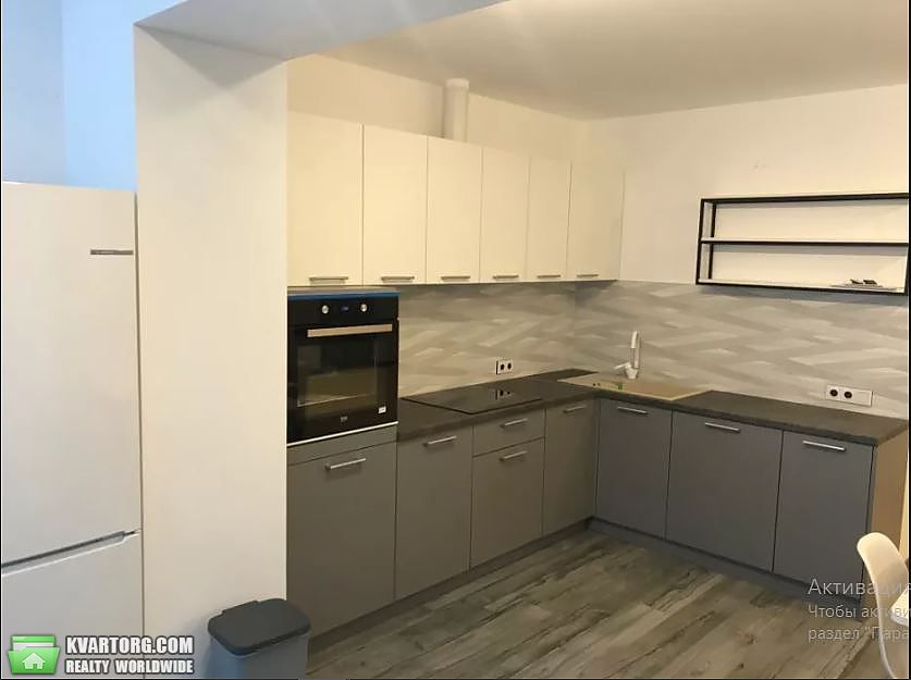 Rent out 3-room apartment. Киев,  Комбинатная — photo 1