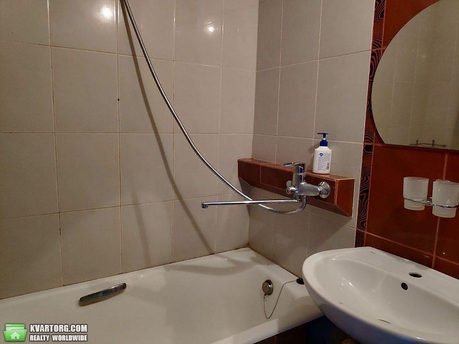 Rent out 2-room apartment. Киев,  Стуса — photo 2