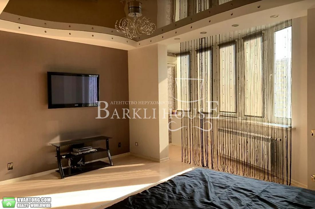 Rent out 4-room apartment. Киев,  Днепровская наб — photo 4