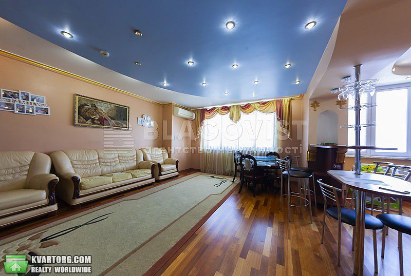 Rent out 2-room apartment. Киев,  Срибнокильская — photo 2
