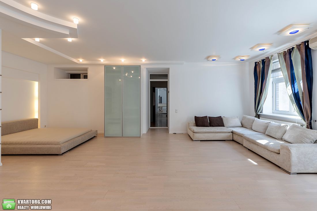 Sell 5-room apartment. Киев,  Малоподвальная — photo 3