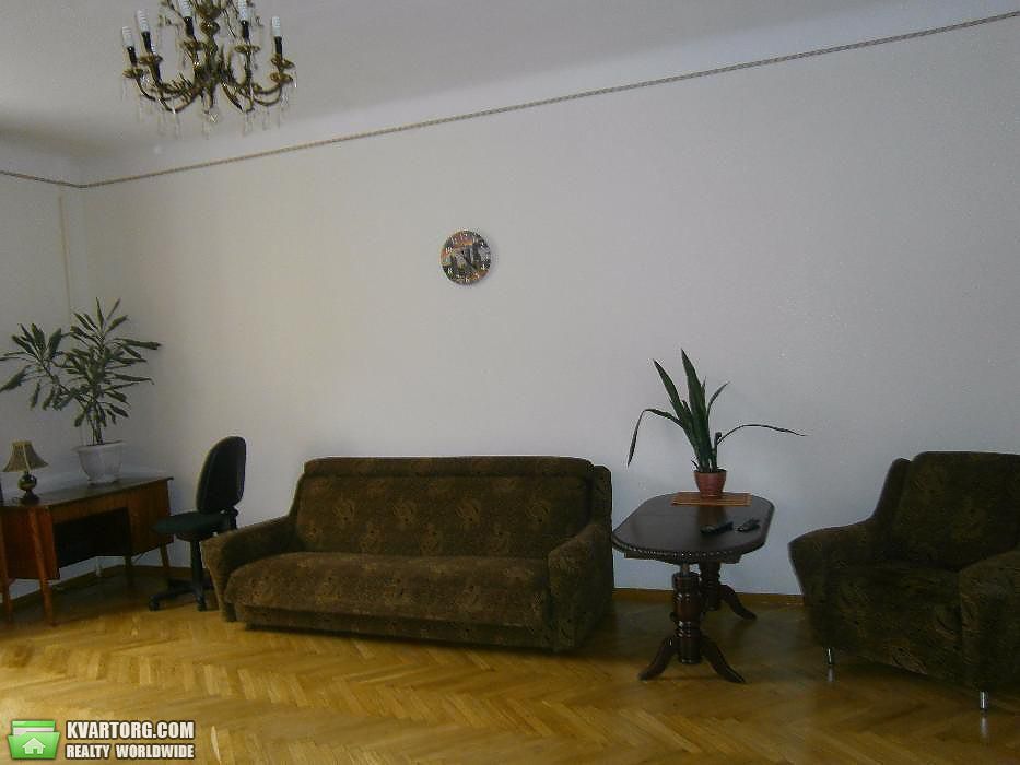Rent out 2-room apartment. Киев,  Верхний Вал — photo 2