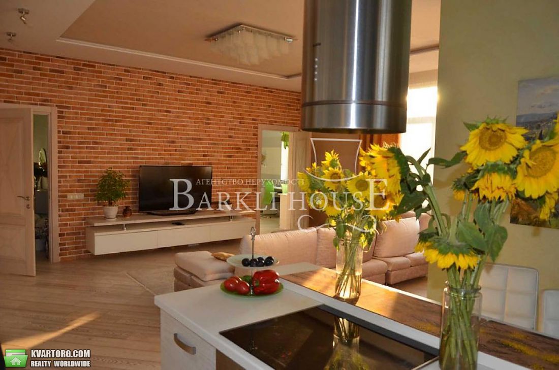 Rent out 4-room apartment. Киев,  Сечевых Стрельцов — photo 1