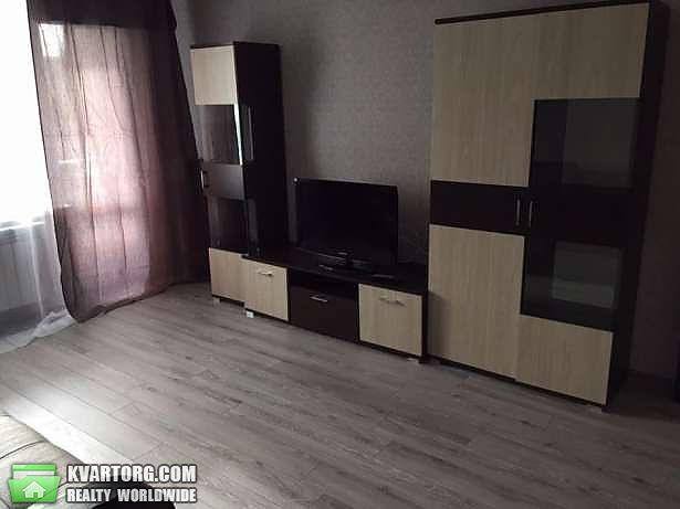Rent out 2-room apartment. Киев,  Северная — photo 1