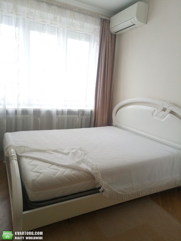 Rent out 3-room apartment. Киев,  Суворова — photo 10