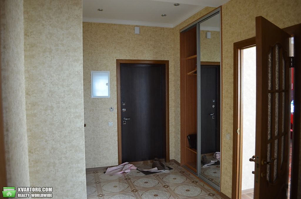 Rent out 3-room apartment. Киев,  Жилянская — photo 5