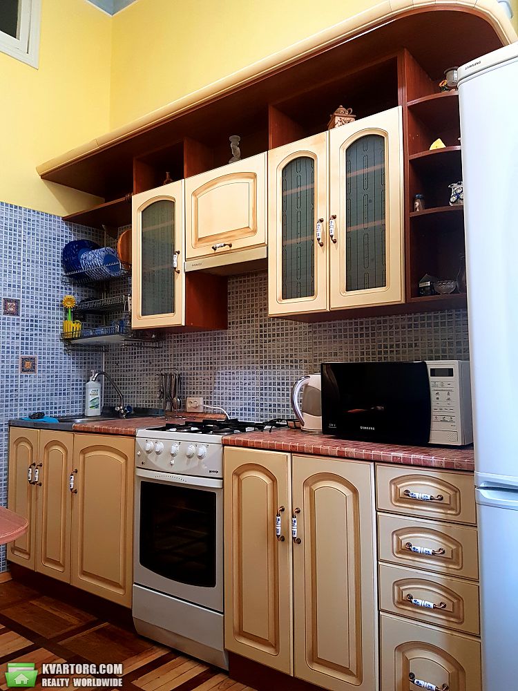 Rent out 3-room apartment. Киев,  Большая Васильковская — photo 1