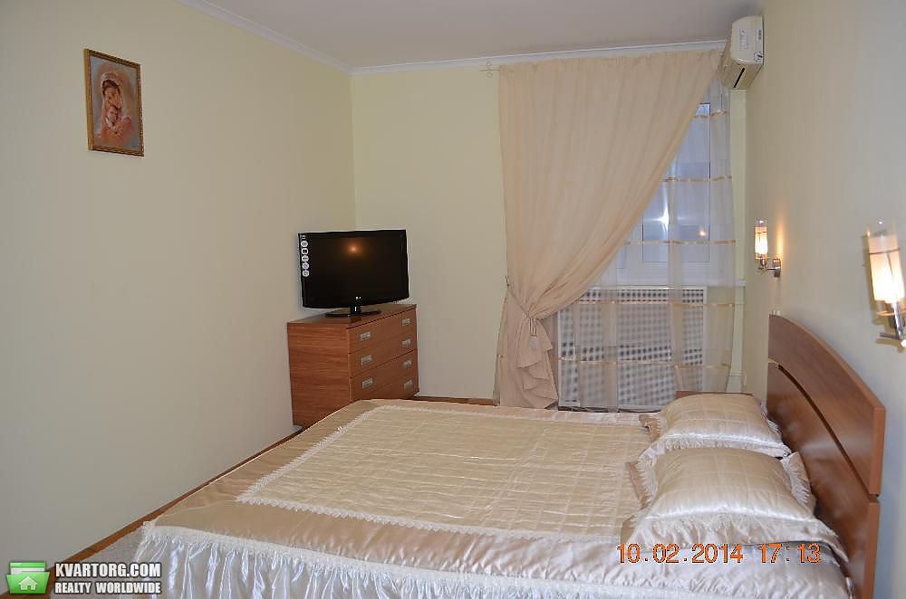 Rent out 2-room apartment. Киев,  Мазепы — photo 2