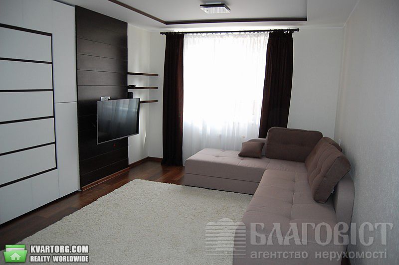 Sell 2-room apartment. Киев,  Эрнста — photo 1