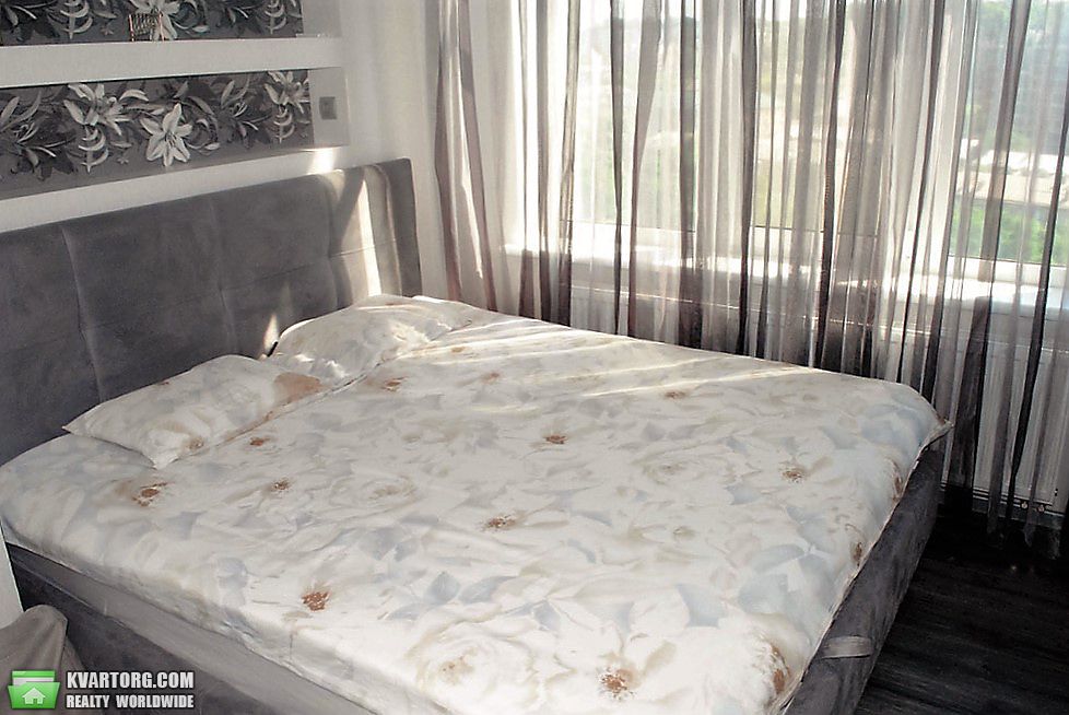 Sell 4-room apartment. Киев,  Драгомирова — photo 9