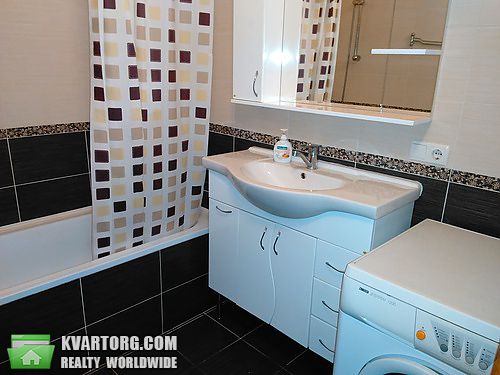 Rent out 2-room apartment. Киев,  Чавдар — photo 9